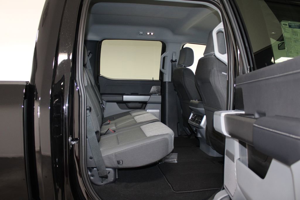 New 2025 Ford F250 XLT w/ Black Appearance Package image 30