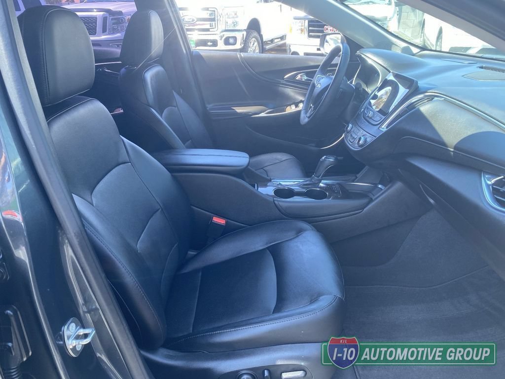 Used 2017 Chevrolet Malibu Premier w/ Driver Confidence Package FWD image 11