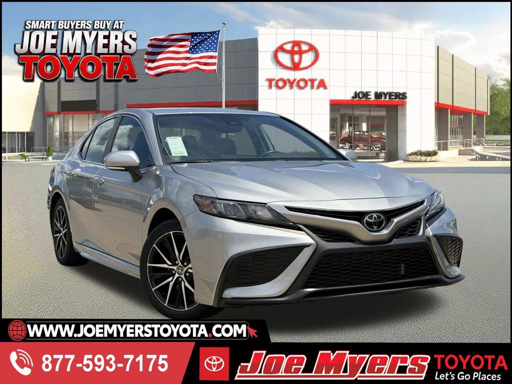 Used 2024 Toyota Camry SE FWD image 1