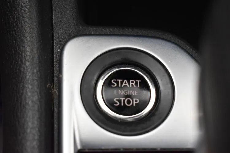 Used 2025 Nissan Sentra SV FWD image 28