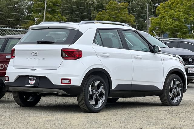 New 2026 Hyundai Venue SEL FWD image 6