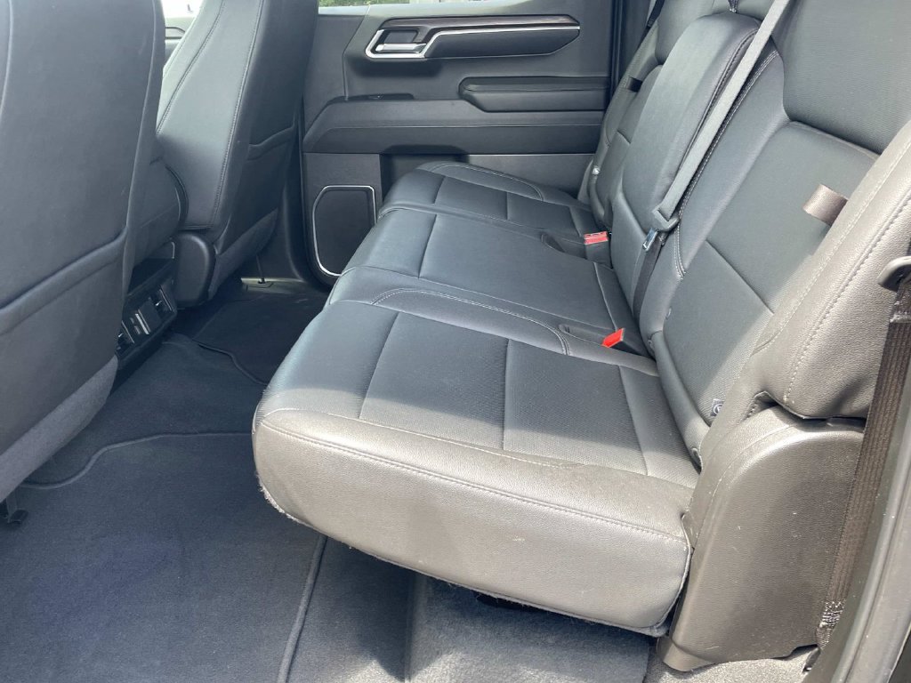 Used 2025 GMC Sierra 1500 SLT AWD/4WD image 10