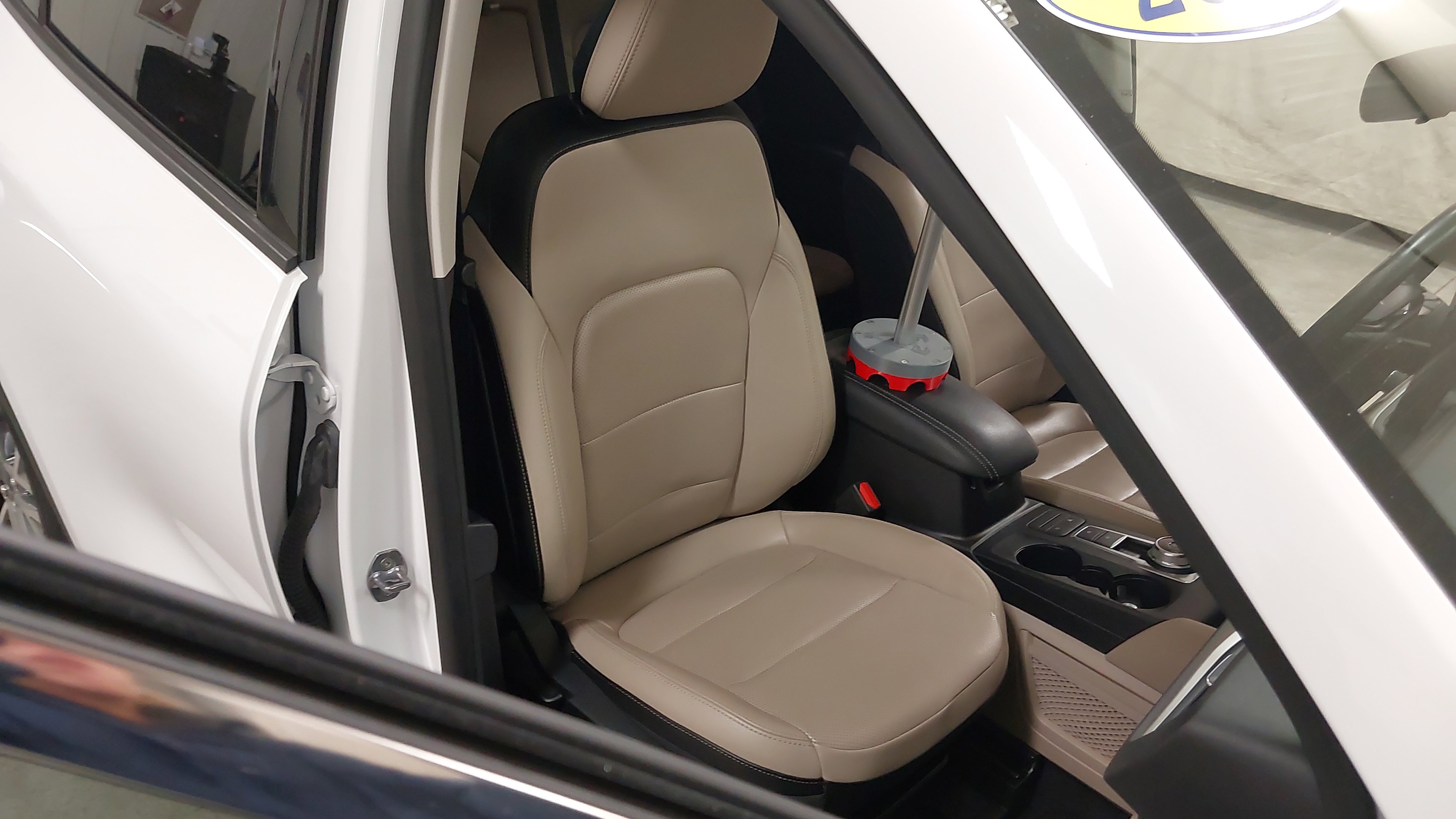 Used 2022 Ford Escape SEL image 28