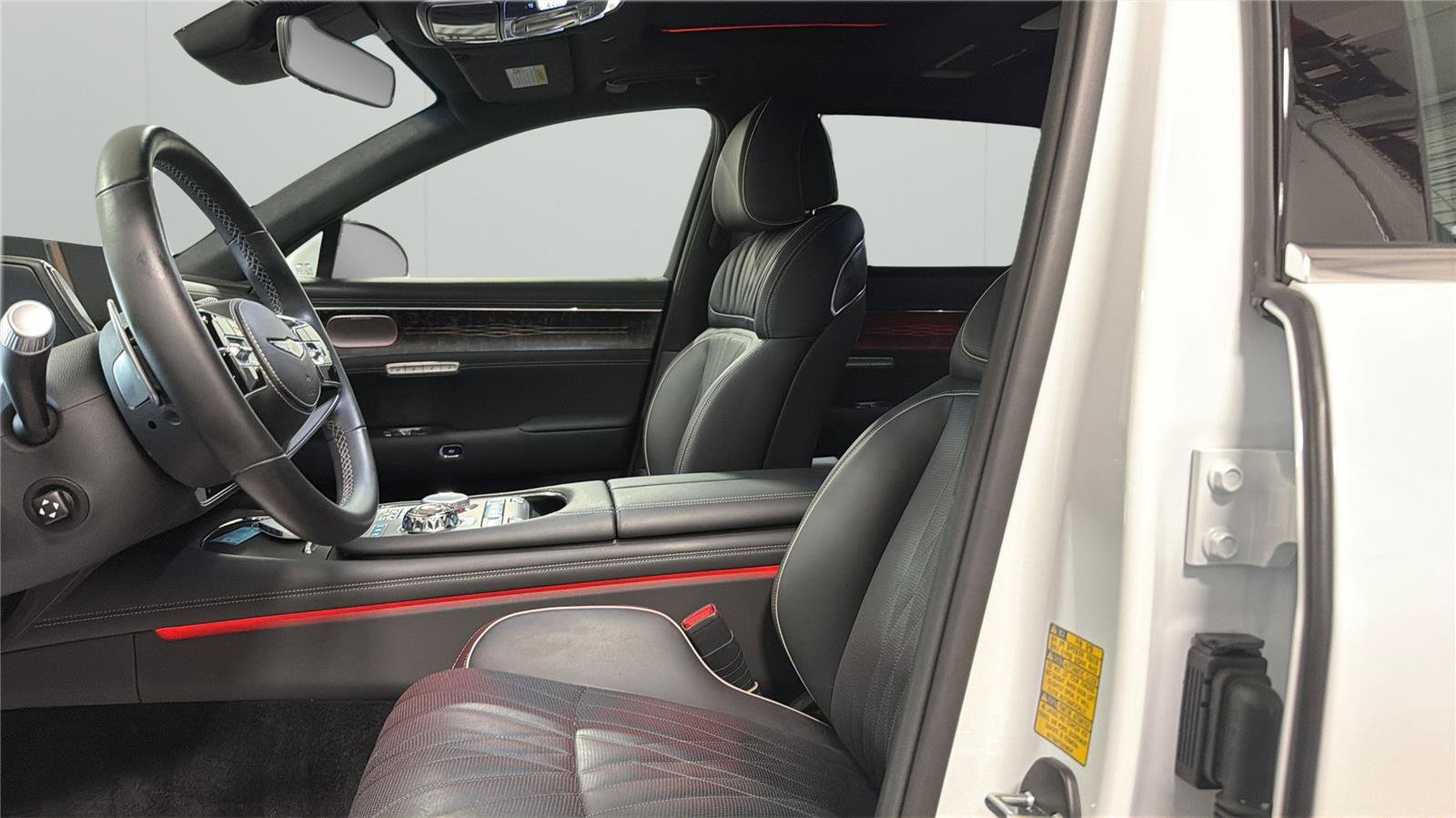 Used 2025 Genesis G90 3.5T AWD/4WD image 10
