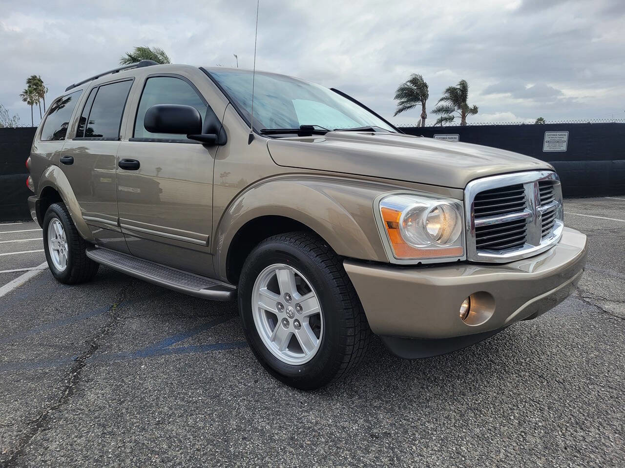 Used 2006 Dodge Durango Limited w/ Trailer Tow Group RWD image 7