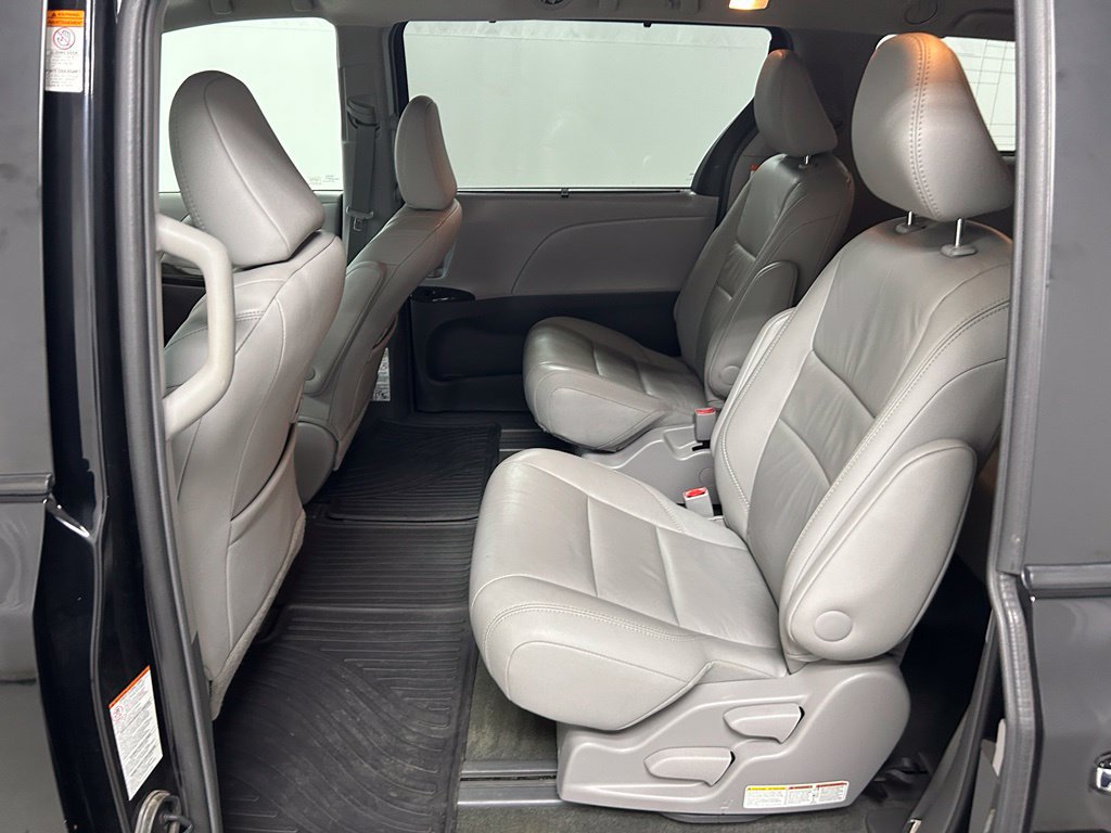 Used 2017 Toyota Sienna XLE Premium AWD/4WD image 15