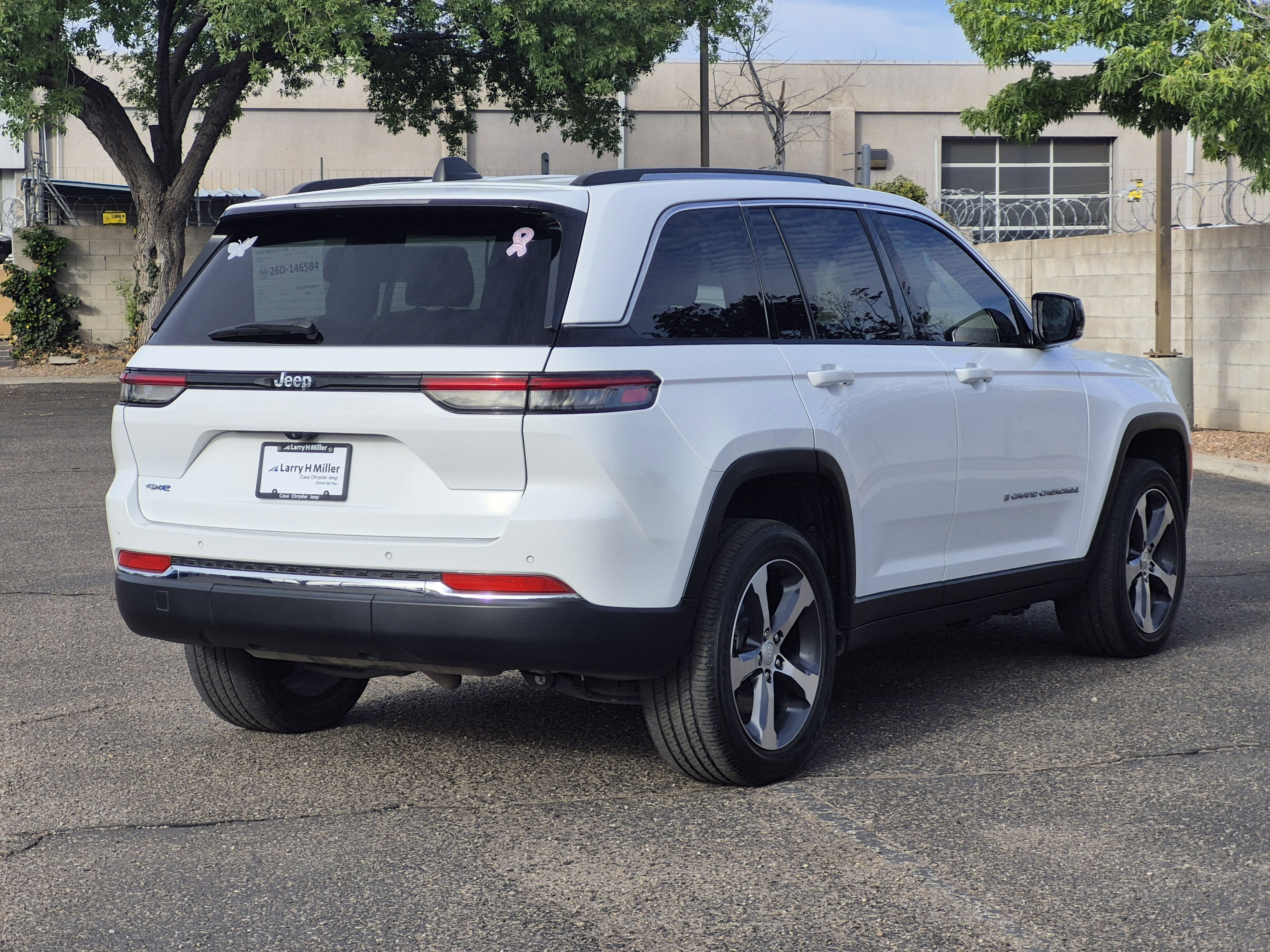 Used 2022 Jeep Grand Cherokee Limited 4xe AWD/4WD image 7