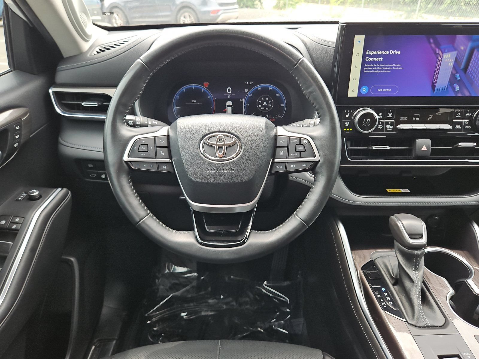 Used 2023 Toyota Highlander Limited FWD image 13