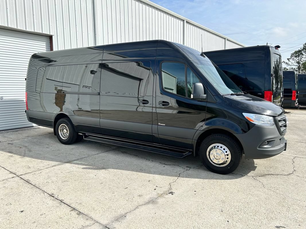 Used 2025 Mercedes-Benz Sprinter 3500 image 2