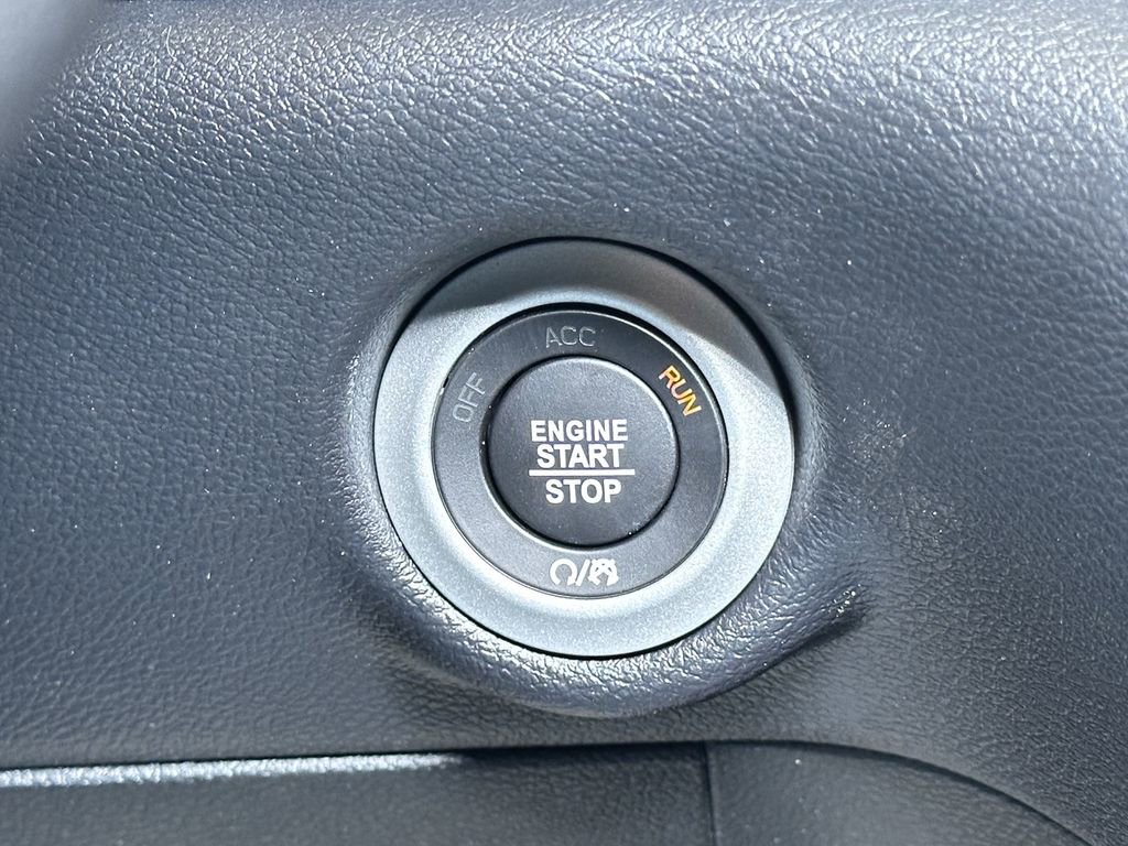 New 2026 Chrysler Voyager LX image 27