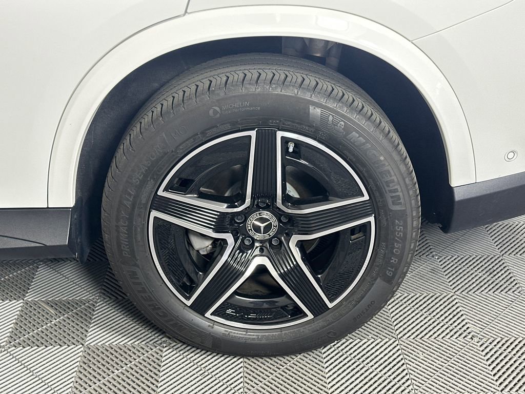 Used 2025 Mercedes-Benz GLC 300 4MATIC image 22