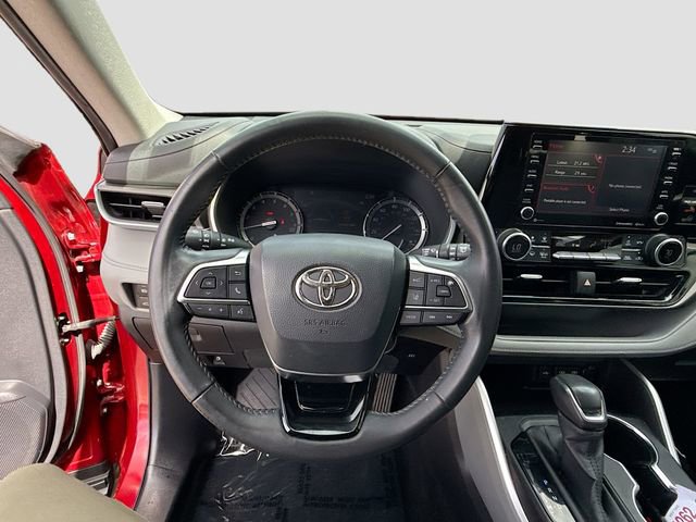 Used 2020 Toyota Highlander XLE image 11