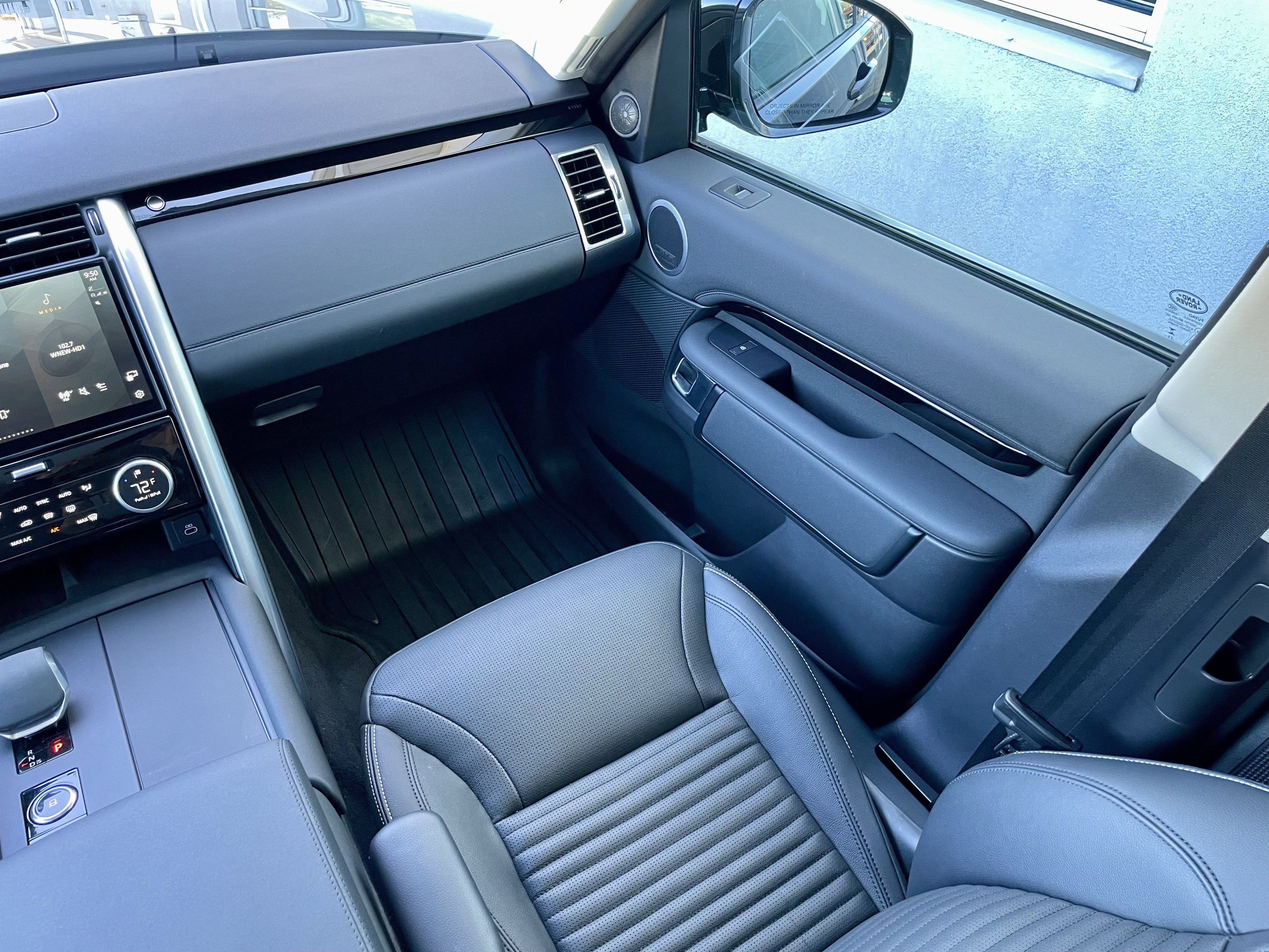 Certified 2024 Land Rover Discovery S AWD/4WD image 18