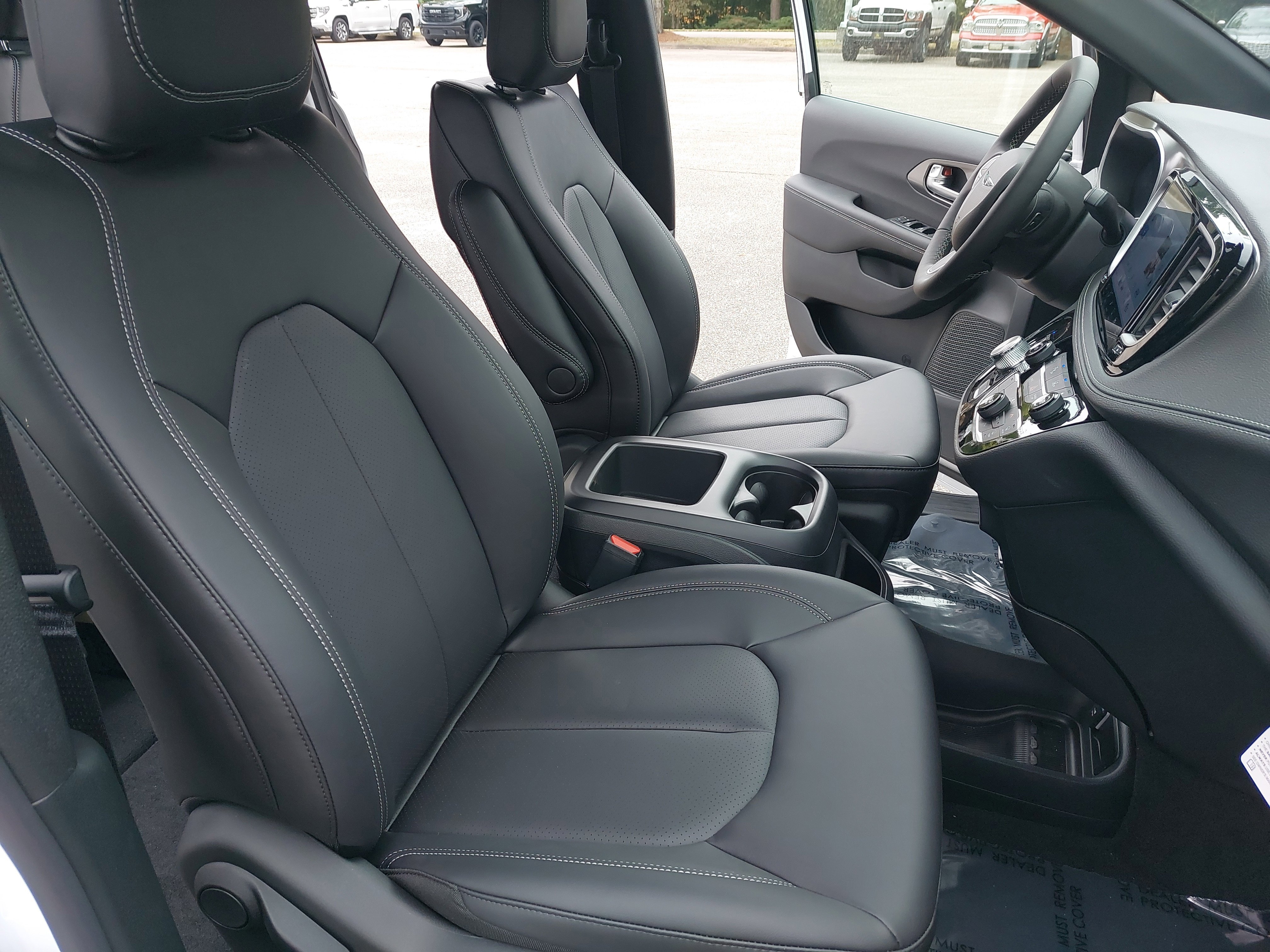 New 2026 Chrysler Pacifica Select image 10