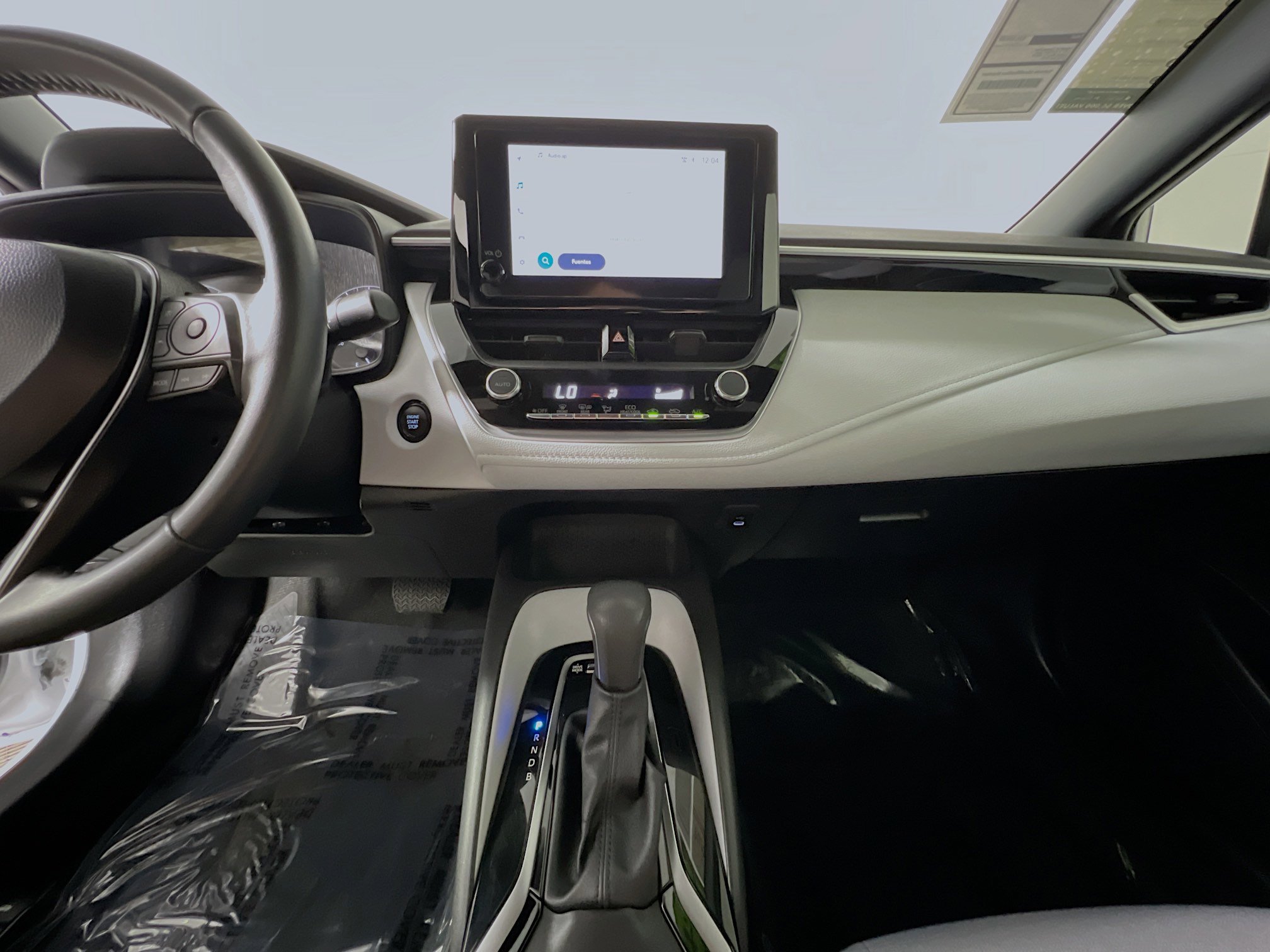 Used 2025 Toyota Corolla SE w/ Convenience Package image 25