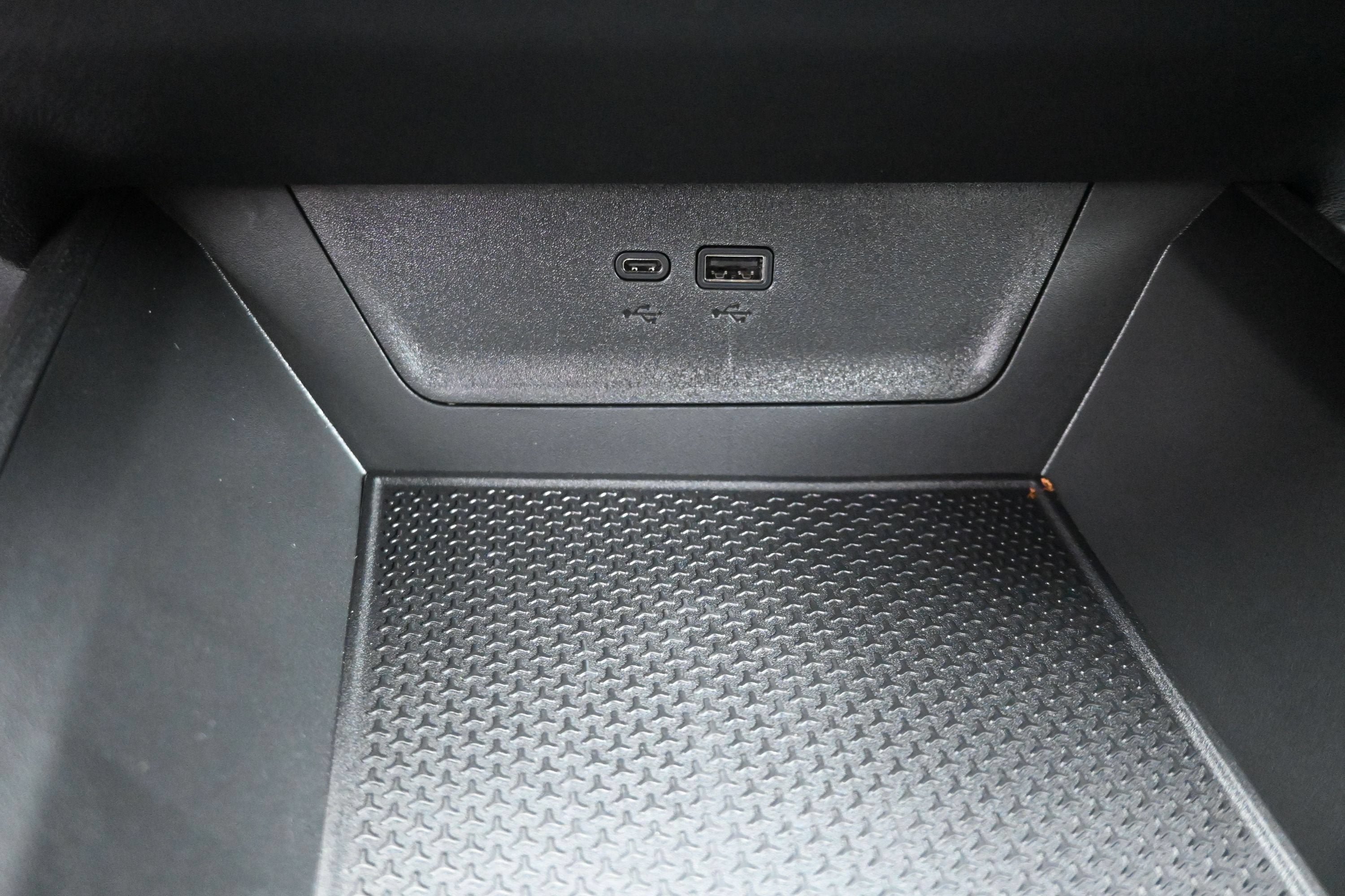 New 2027 Chevrolet Equinox LT w/ Convenience Package II FWD image 21