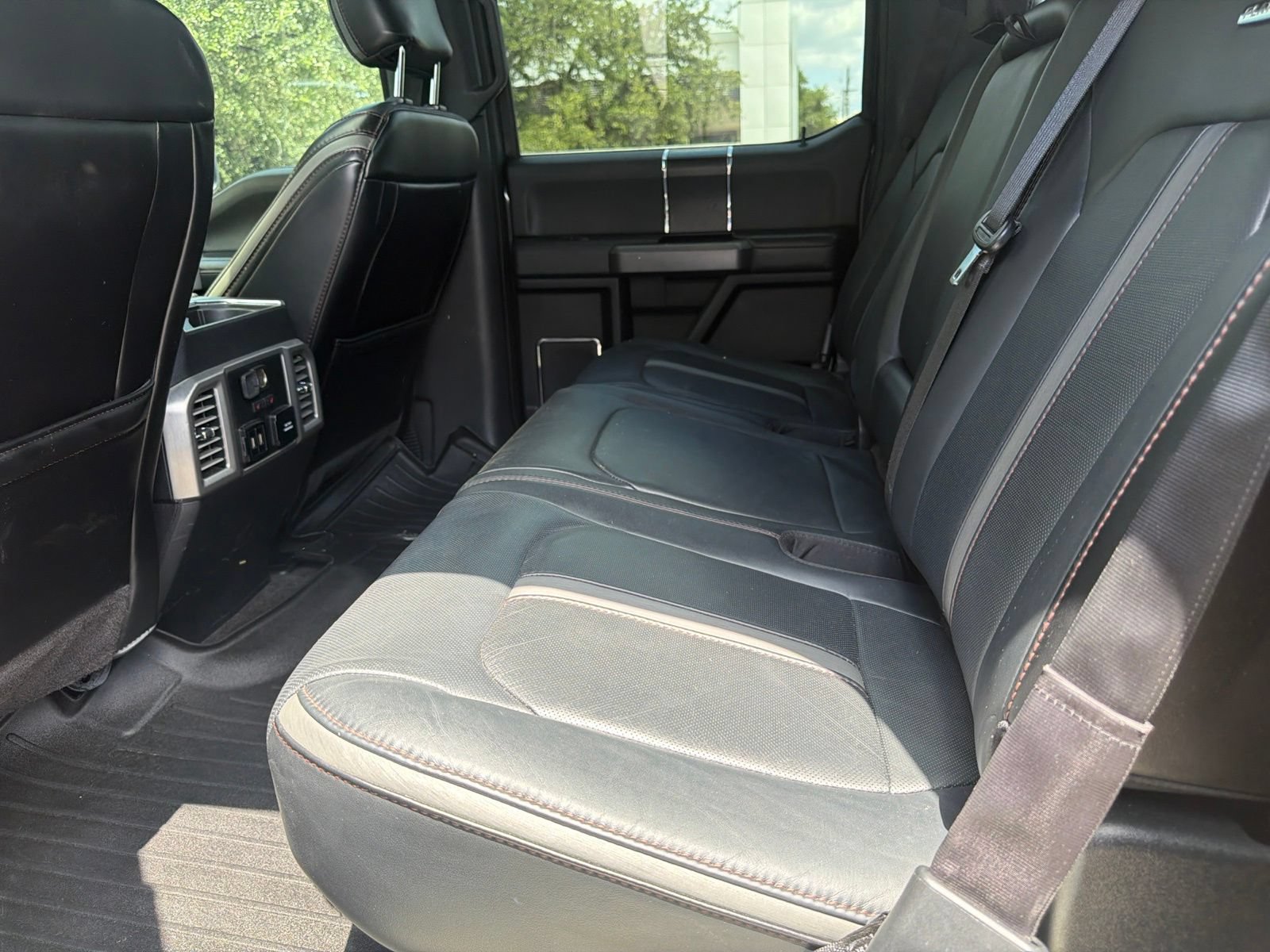 Used 2018 Ford F150 Platinum w/ Equipment Group 701A Luxury AWD/4WD image 12