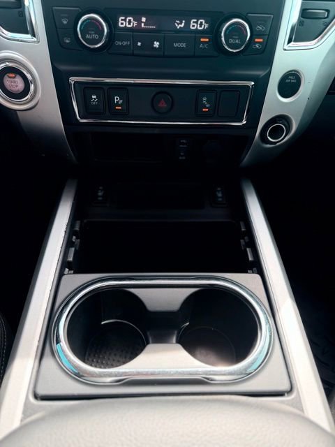Used 2018 Nissan Titan SV w/ SV Convenience Package image 13
