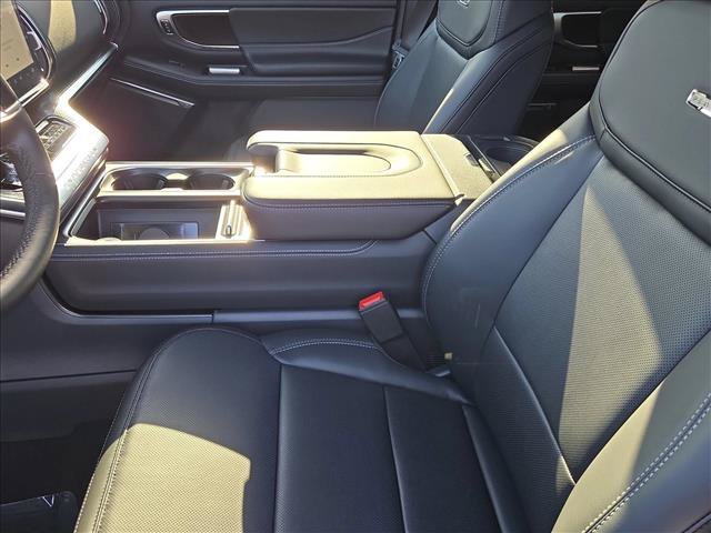 New 2027 Ford Expedition Platinum w/ Stealth Appearance Package AWD/4WD video 4