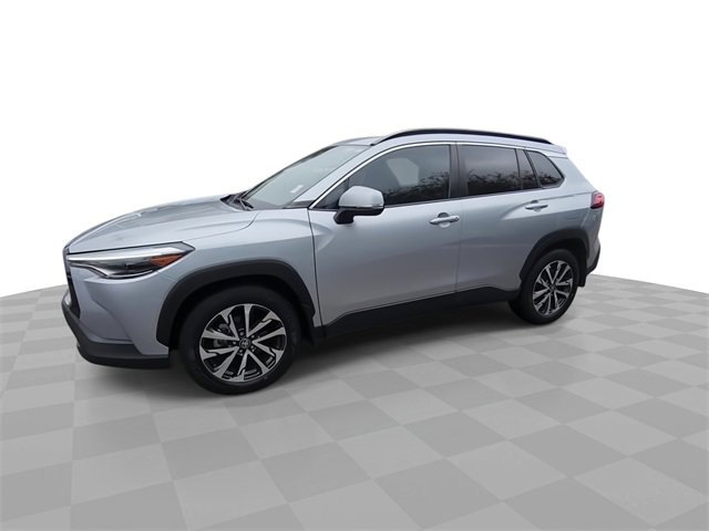 Used 2023 Toyota Corolla Cross XLE image 4