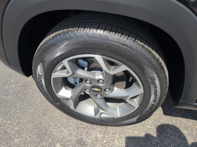 Used 2026 Chevrolet Trax LT w/ Driver Confidence Package FWD image 17