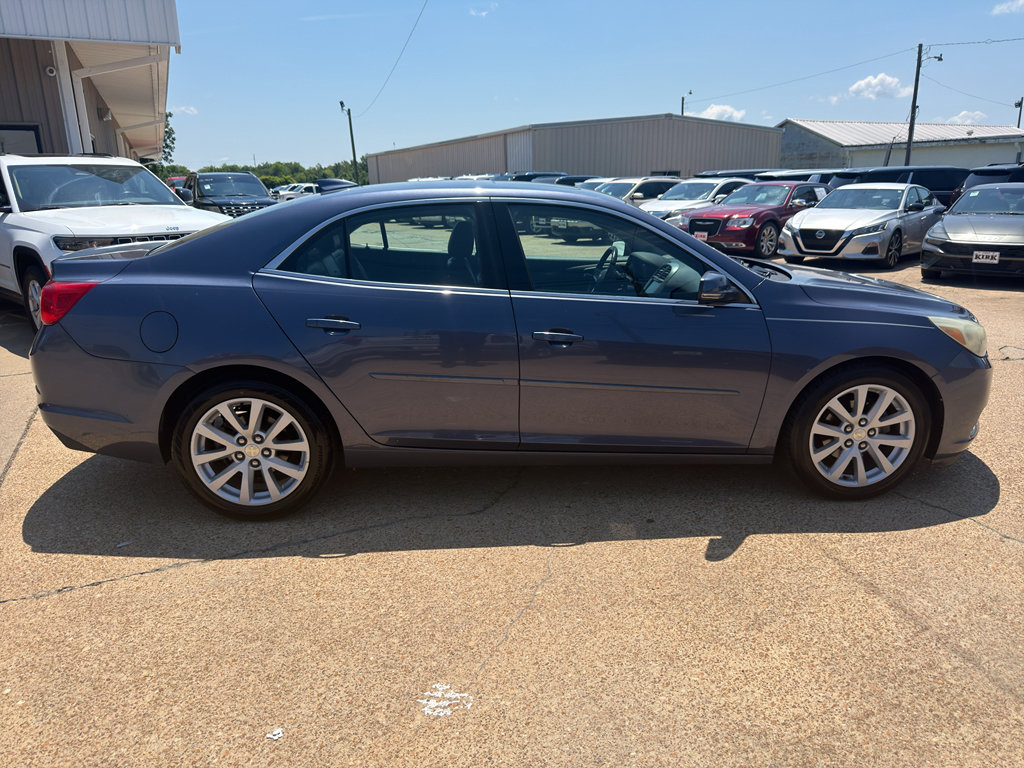 Used 2015 Chevrolet Malibu LT w/ Leather Package FWD image 6