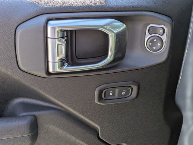 New 2026 Jeep Wrangler Unlimited Rubicon w/ Technology Group image 12