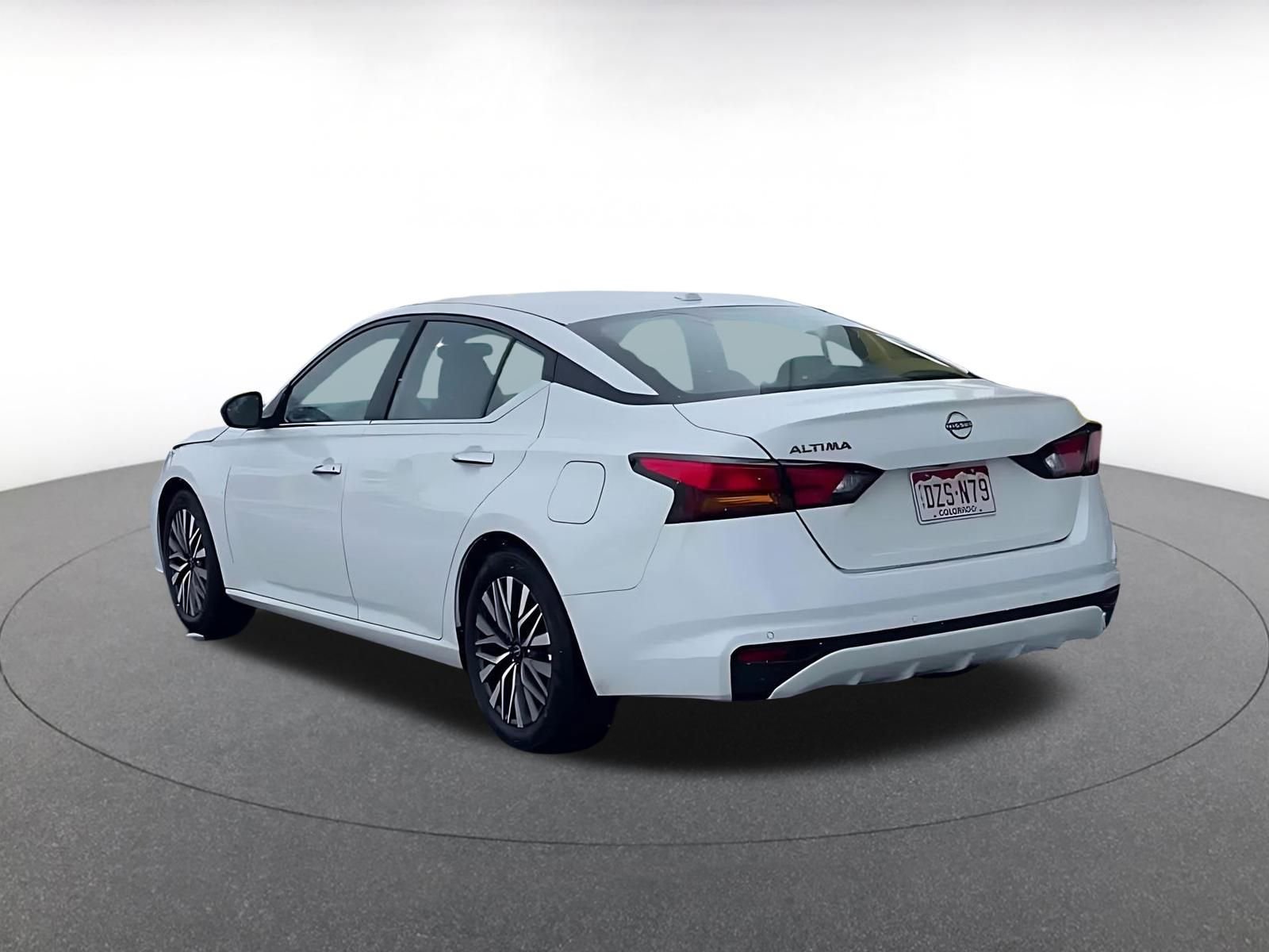 Used 2025 Nissan Altima 2.5 SV image 11