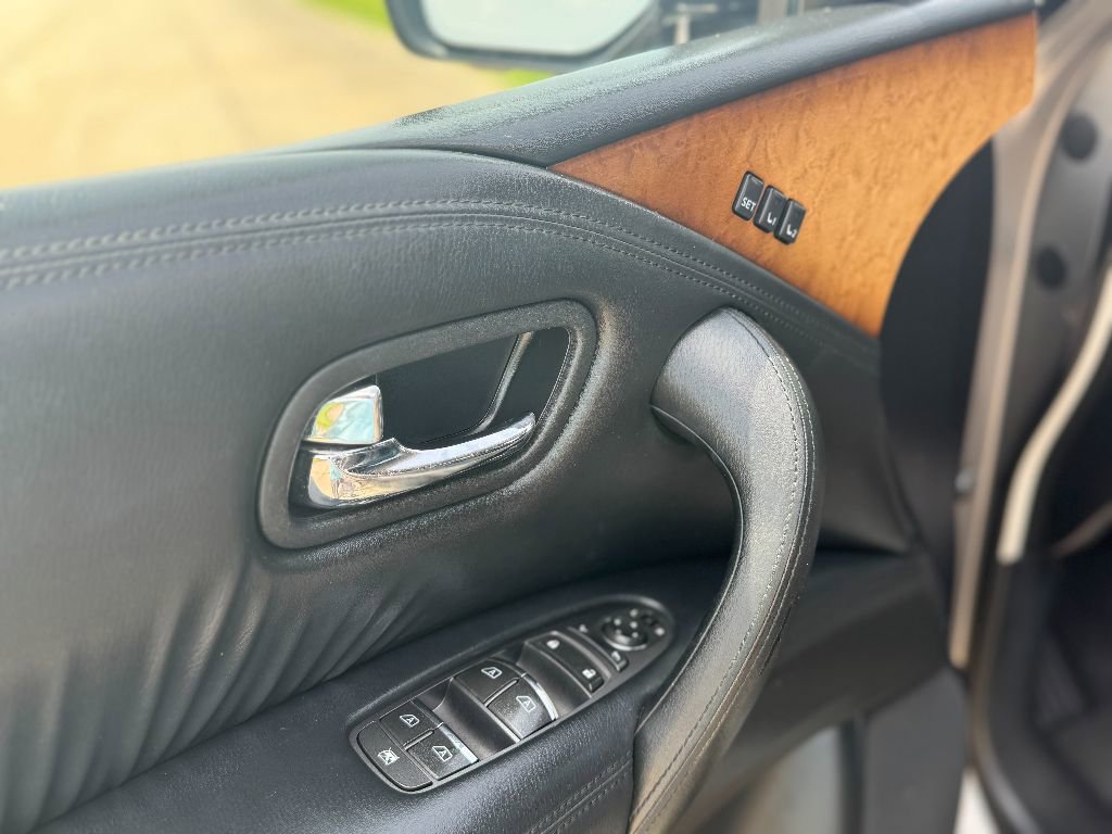 Used 2014 INFINITI QX80 4WD w/ Theater Package image 14