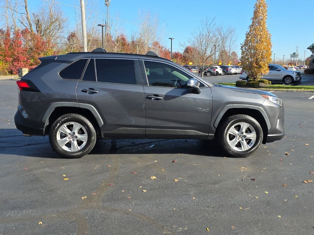 Used 2021 Toyota RAV4 XLE image 10