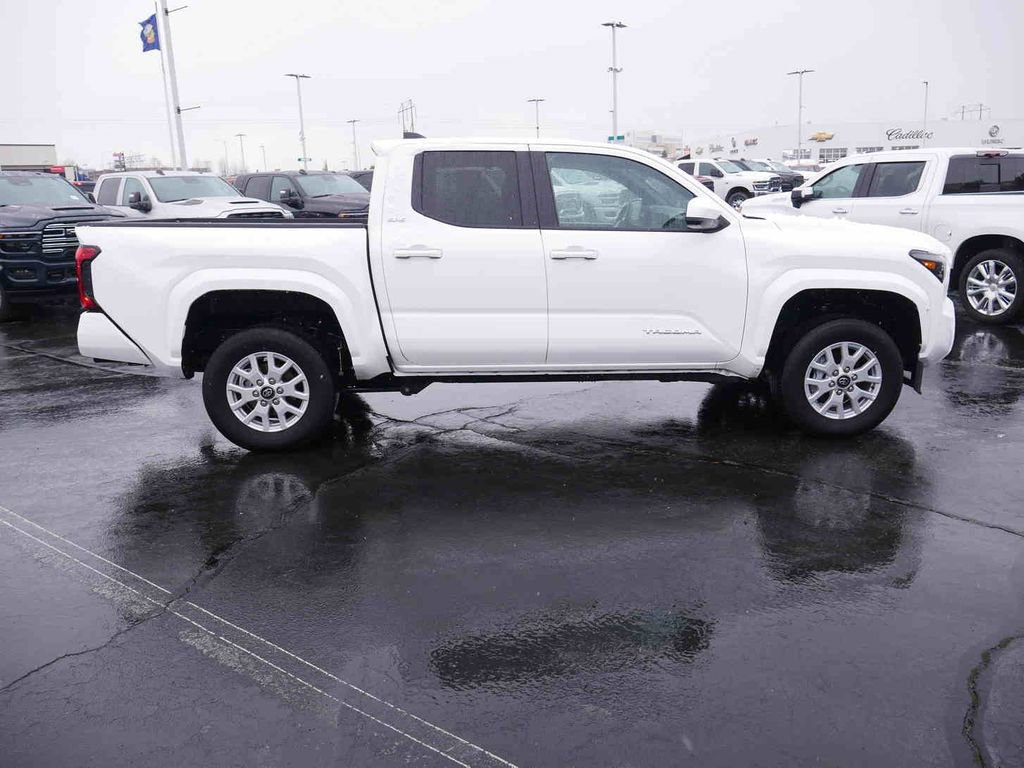 Used 2025 Toyota Tacoma SR5 image 22