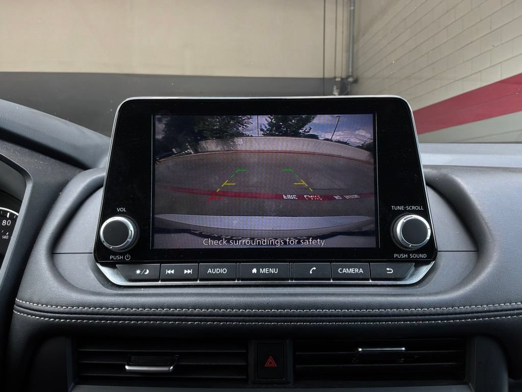 Used 2025 Nissan Rogue SV FWD image 29