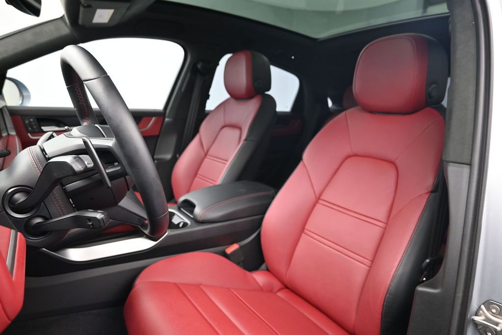 Certified 2025 Porsche Cayenne GTS AWD/4WD image 5