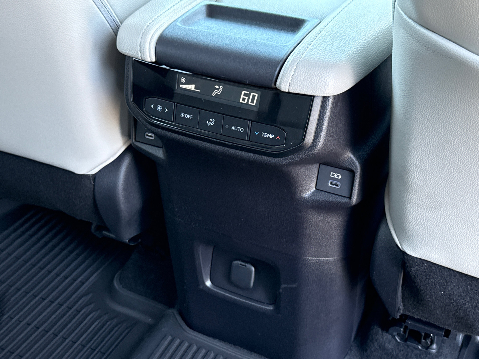 Certified 2026 Toyota Grand Highlander XLE image 19