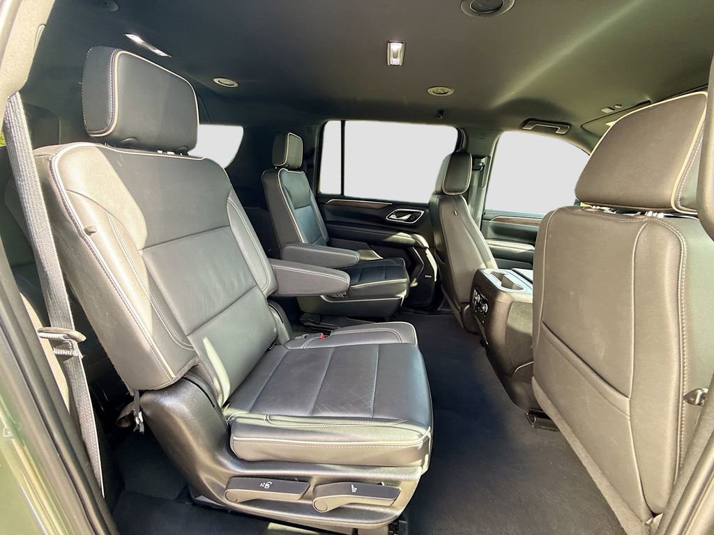 Used 2024 Chevrolet Suburban Premier AWD/4WD image 30