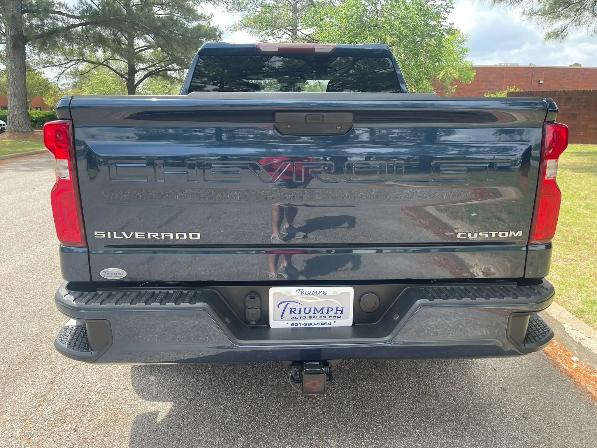 Used 2020 Chevrolet Silverado 1500 Custom w/ Custom Value Package AWD/4WD image 4