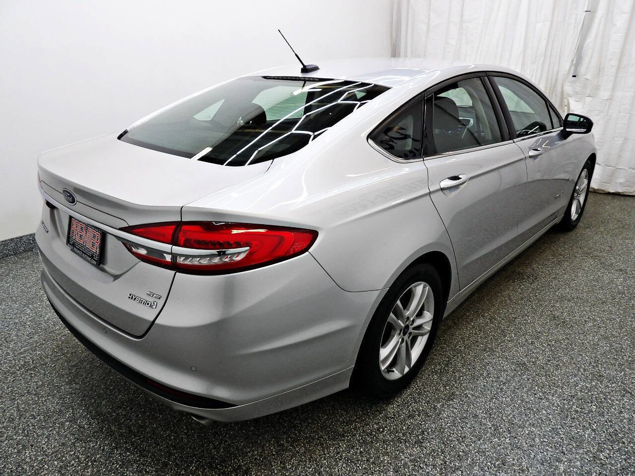 Used 2018 Ford Fusion SE image 6