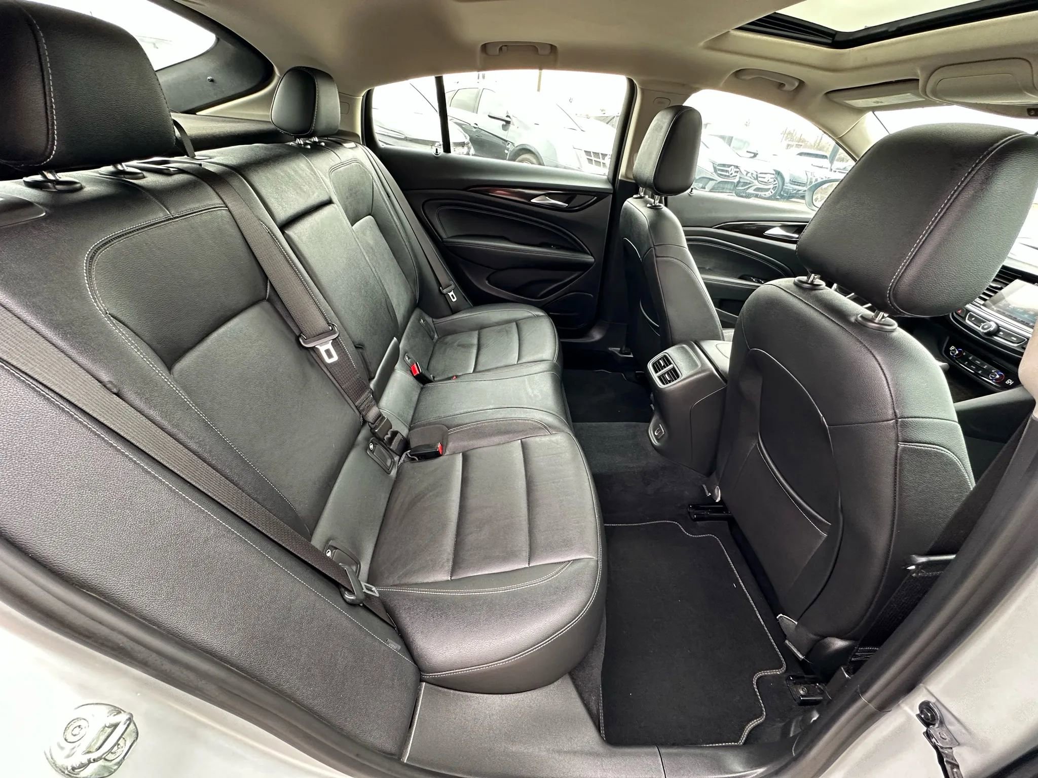 Used 2018 Buick Regal Essence image 14