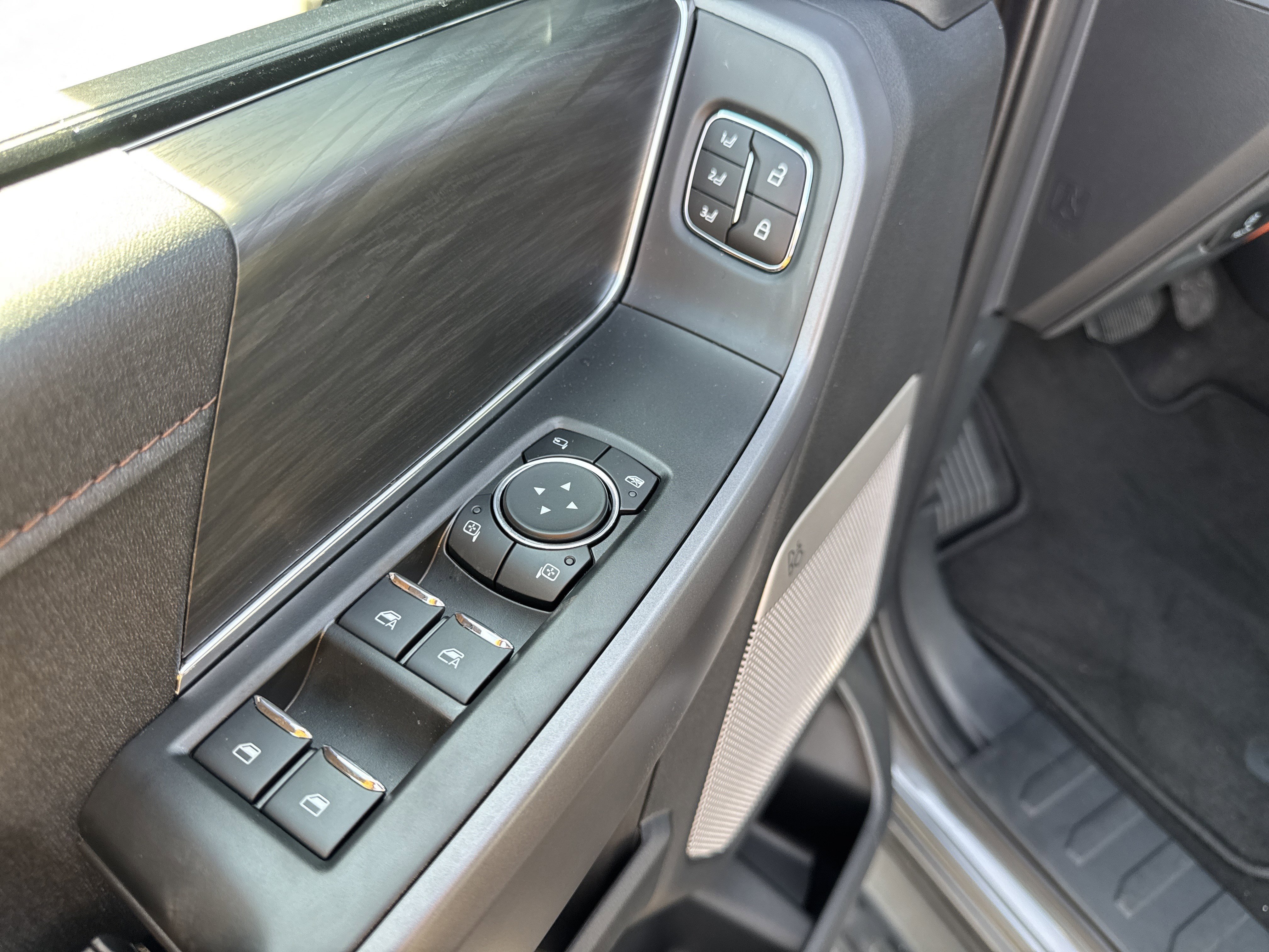 New 2025 Ford F150 Lightning Lariat image 9