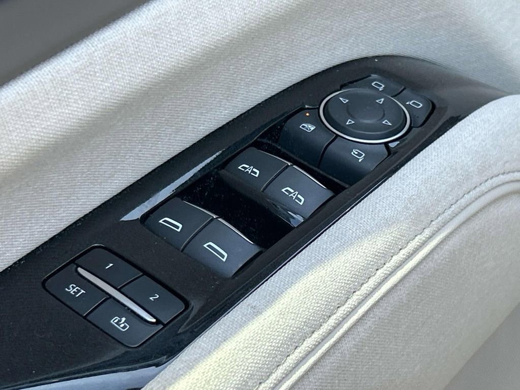 Certified 2023 Cadillac Escalade Sport Platinum w/ Heavy-Duty Trailer Package AWD/4WD image 28