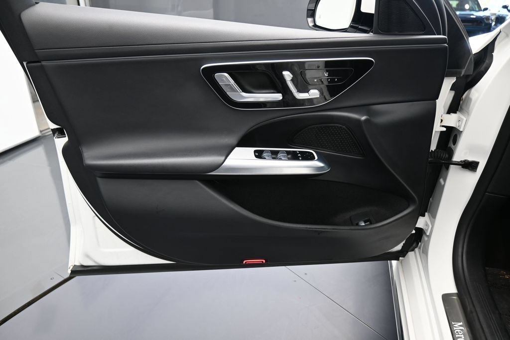 Used 2025 Mercedes-Benz E 350 Sedan image 14