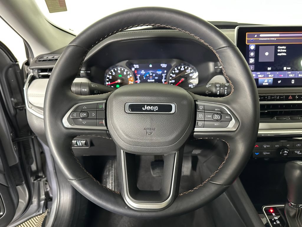Used 2022 Jeep Compass Limited AWD/4WD image 12