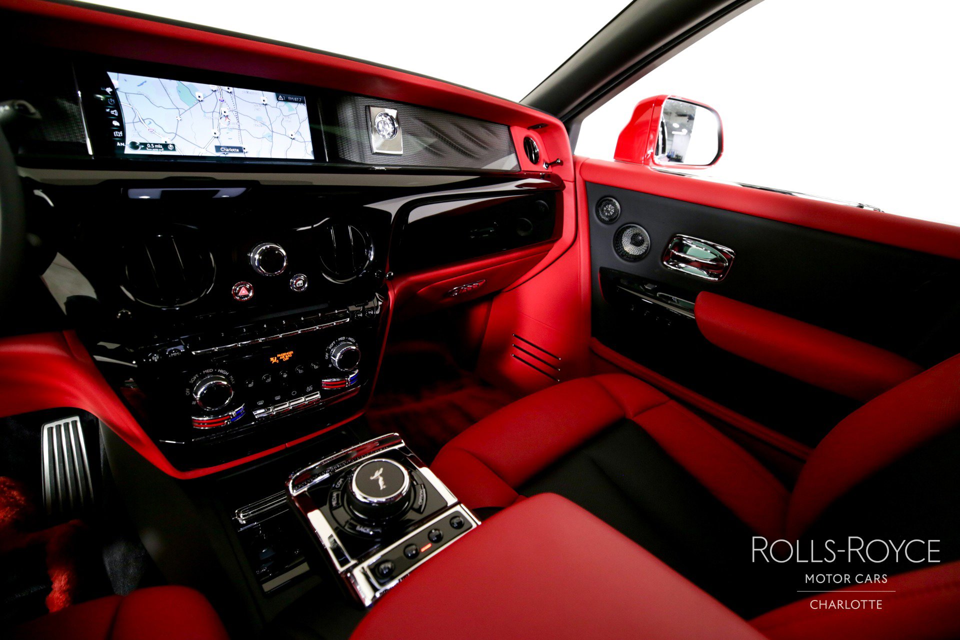 Used 2024 Rolls-Royce Phantom Extended Wheelbase w/ The Phantom Package image 16