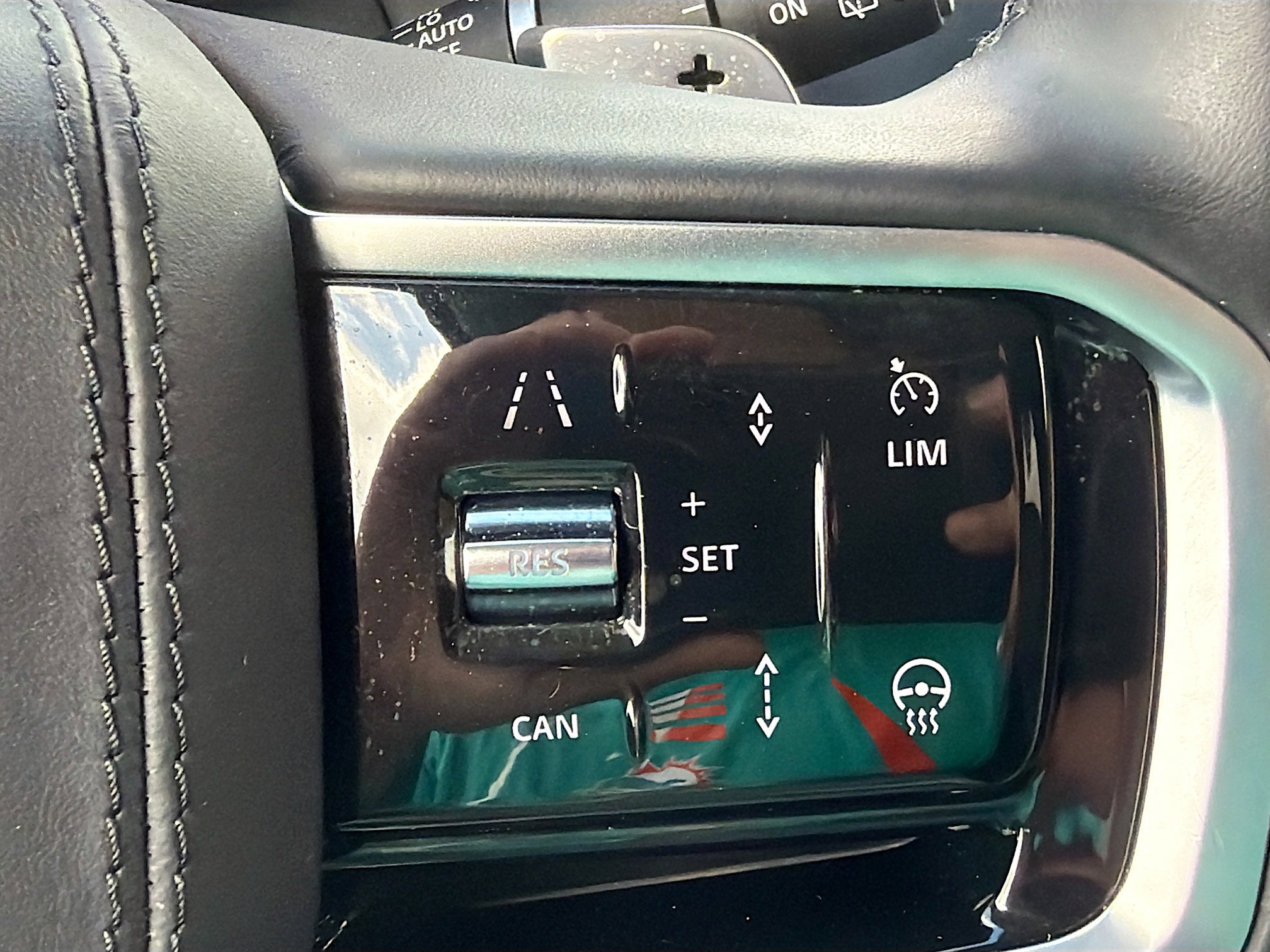 Used 2024 Land Rover Range Rover Sport SE image 39