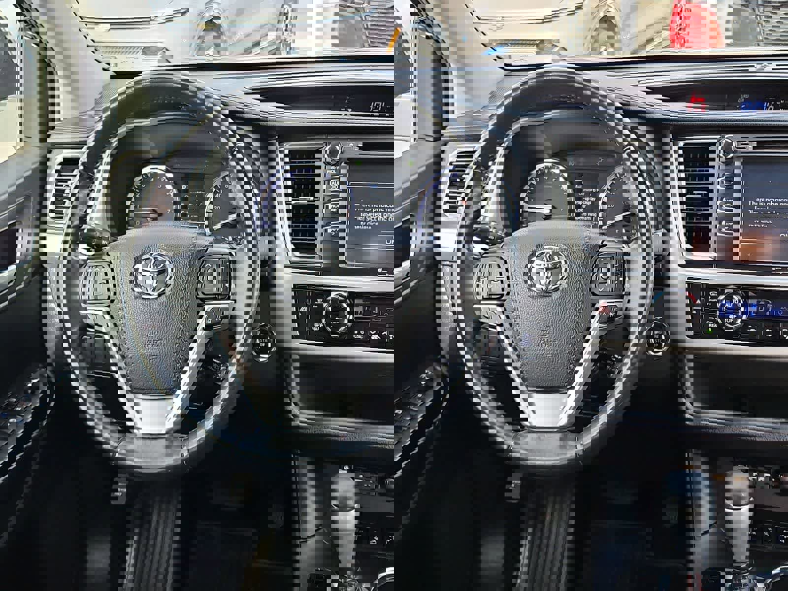 Used 2019 Toyota Highlander SE w/ Nightshade Edition image 24