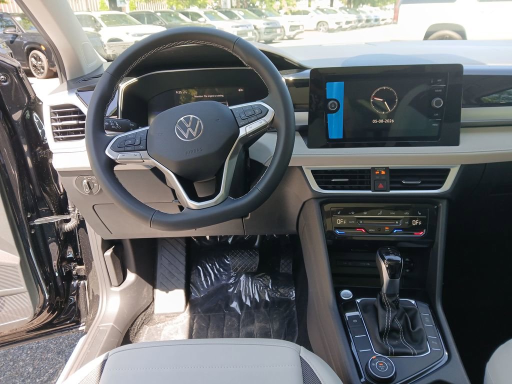 New 2026 Volkswagen Taos SE AWD/4WD image 13