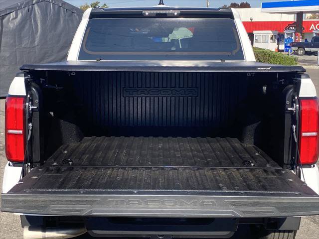 Certified 2025 Toyota Tacoma SR5 AWD/4WD image 22
