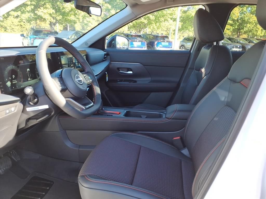 New 2026 Nissan Kicks SR FWD image 5