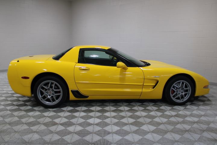 Used 2002 Chevrolet Corvette Z06 w/ Memory Pkg RWD image 10