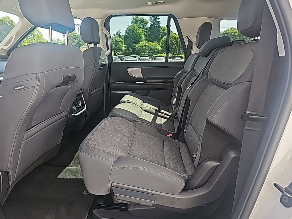 Used 2025 Ford Expedition Max Active AWD/4WD image 11